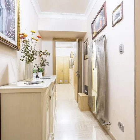 Opera Theater Relais