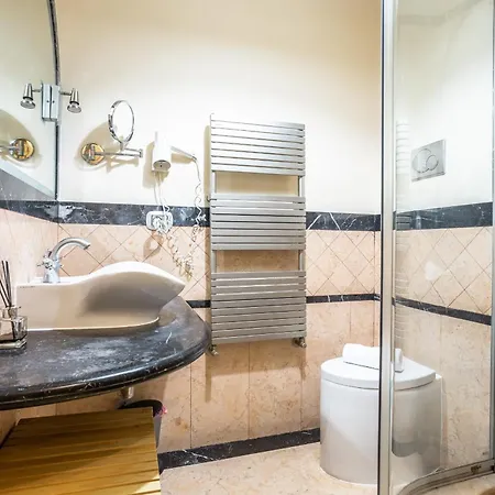 Opera Theater Relais